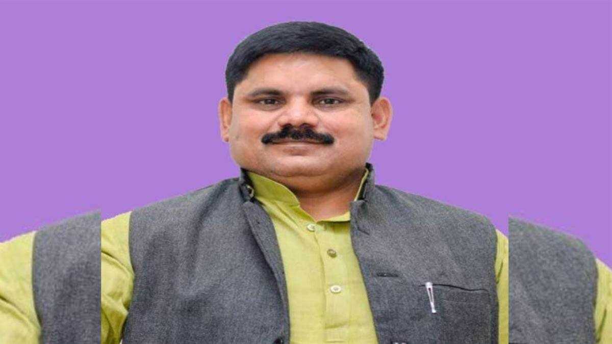 राहुल गांधी को देश में कोई गंभीरता से नहीं लेता : भाजपा सांसद सतीश चंद्र दुबे राहुल गांधी को देश में कोई गंभीरता से नहीं लेता : भाजपा सांसद सतीश चंद्र दुबे